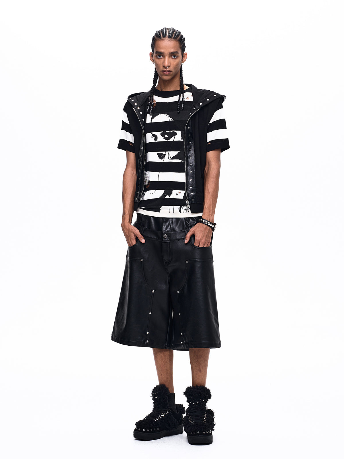 TUDDED CROSS HOODED VEST