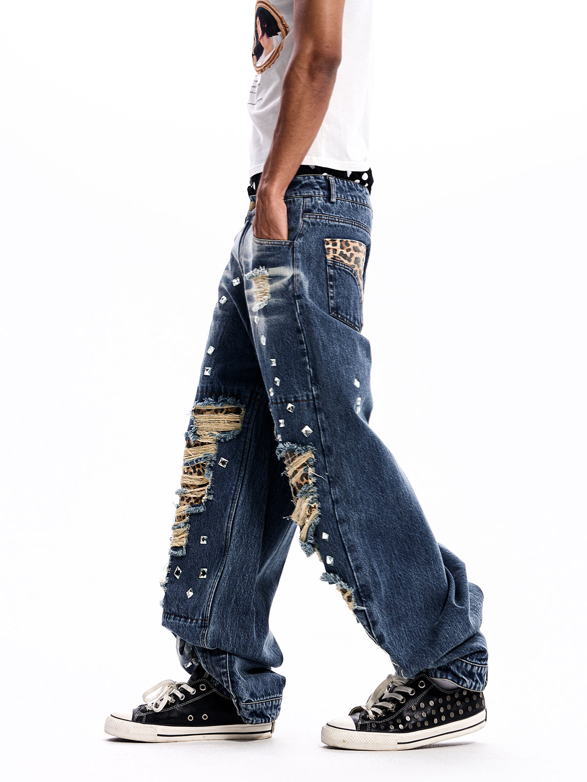 LEOPARD PATCH DISTRESSED BAGGY JEANS